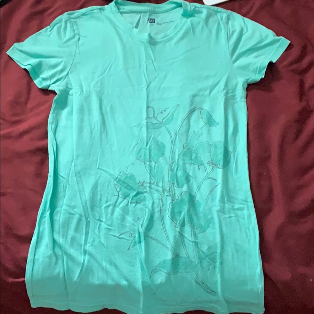Graphic gap shirt